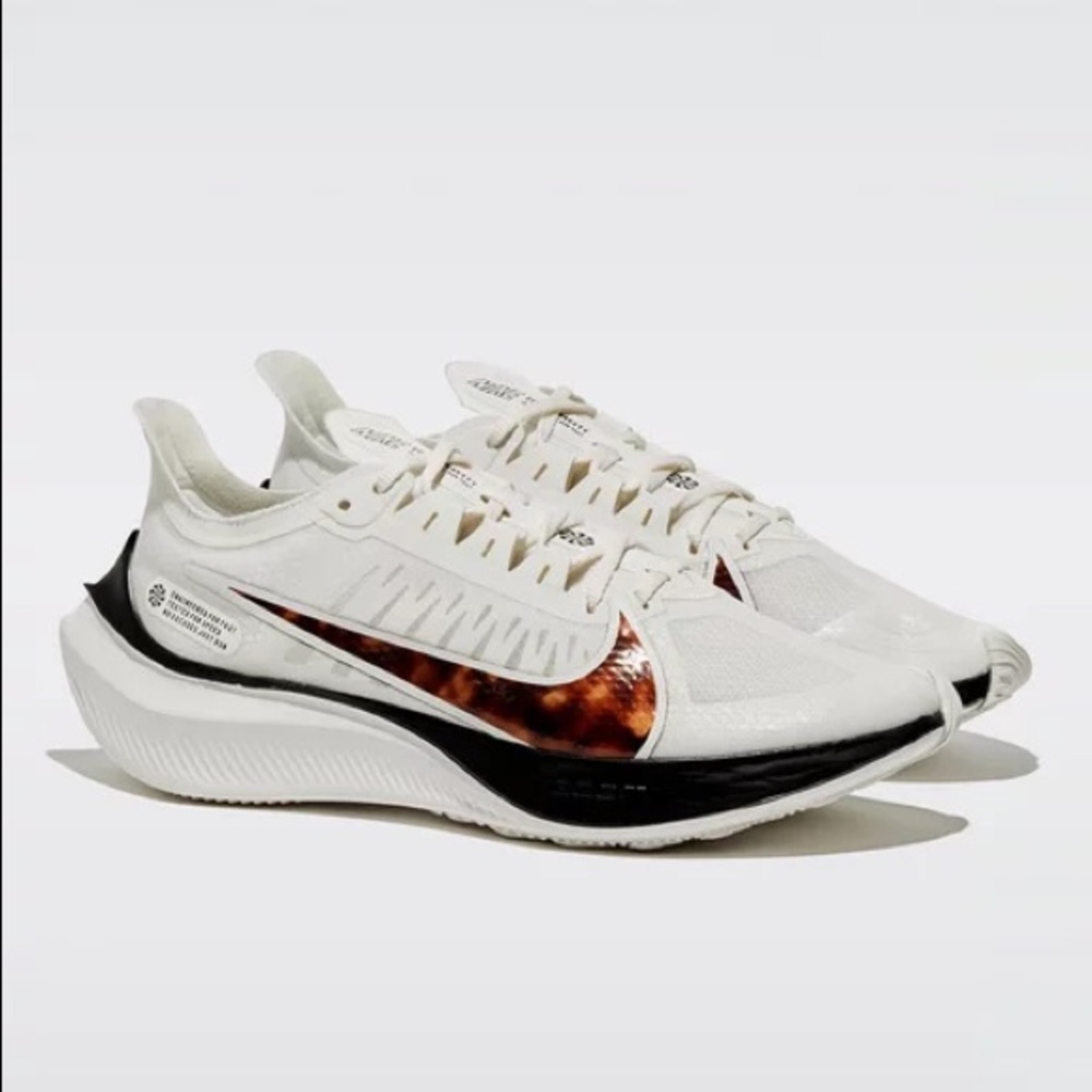 Nike zoom gravity